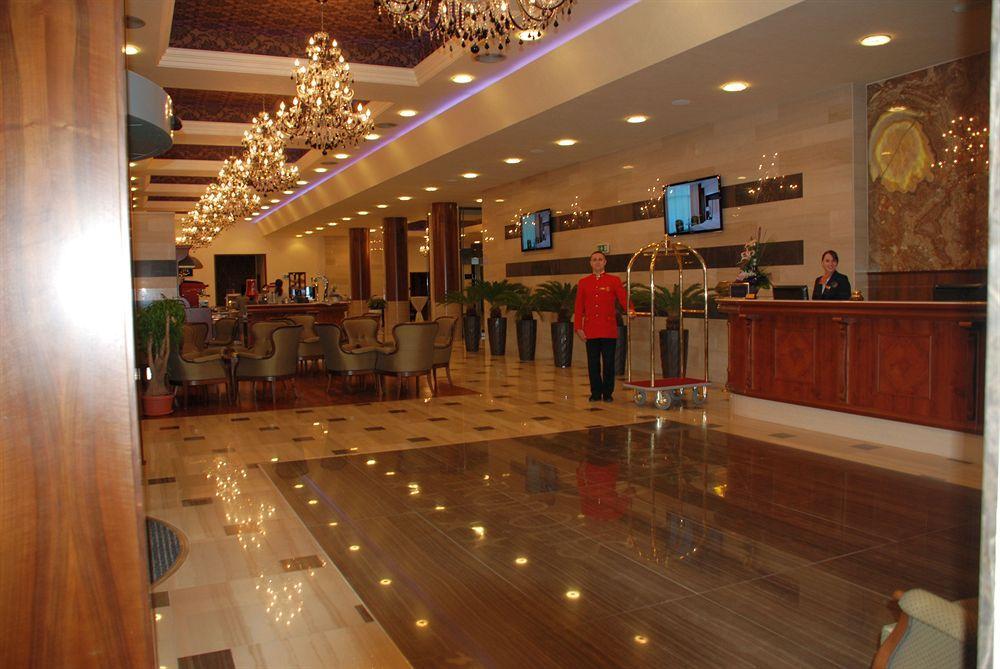 โรงแรมเมโทรโปลิส บิสตริซา ภายนอก รูปภาพ