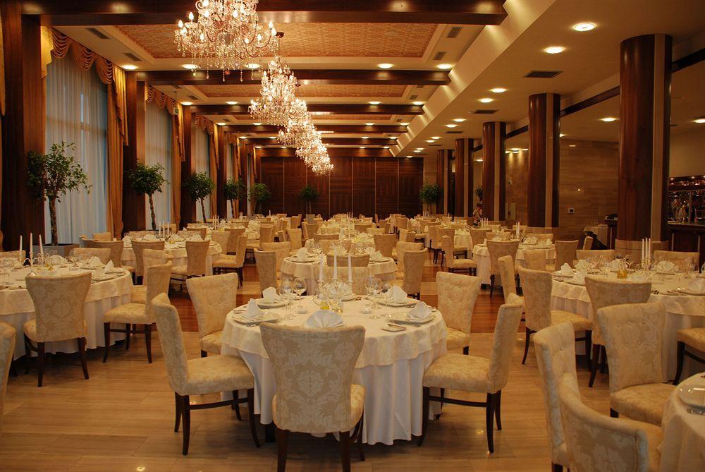 โรงแรมเมโทรโปลิส บิสตริซา ภายนอก รูปภาพ